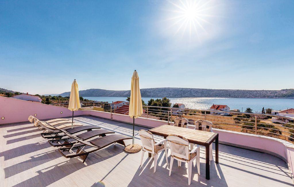 Apartments Host Barbat na Rabu Екстер'єр фото