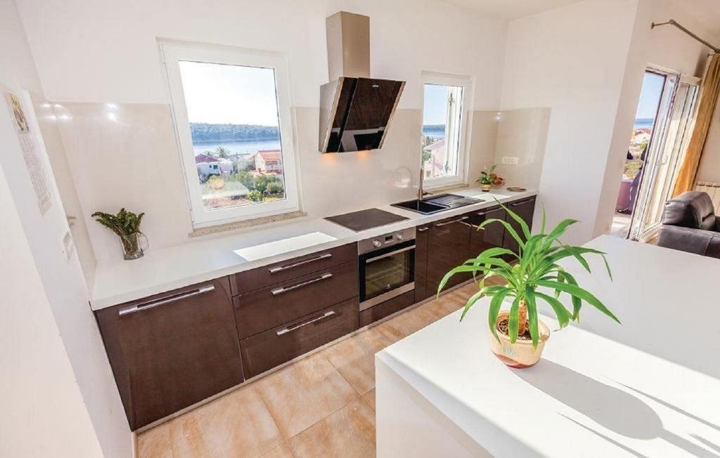 Apartments Host Barbat na Rabu Екстер'єр фото