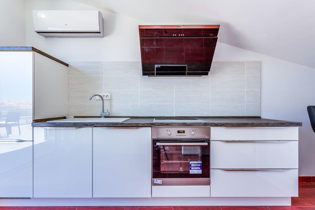 Apartments Host Barbat na Rabu Екстер'єр фото