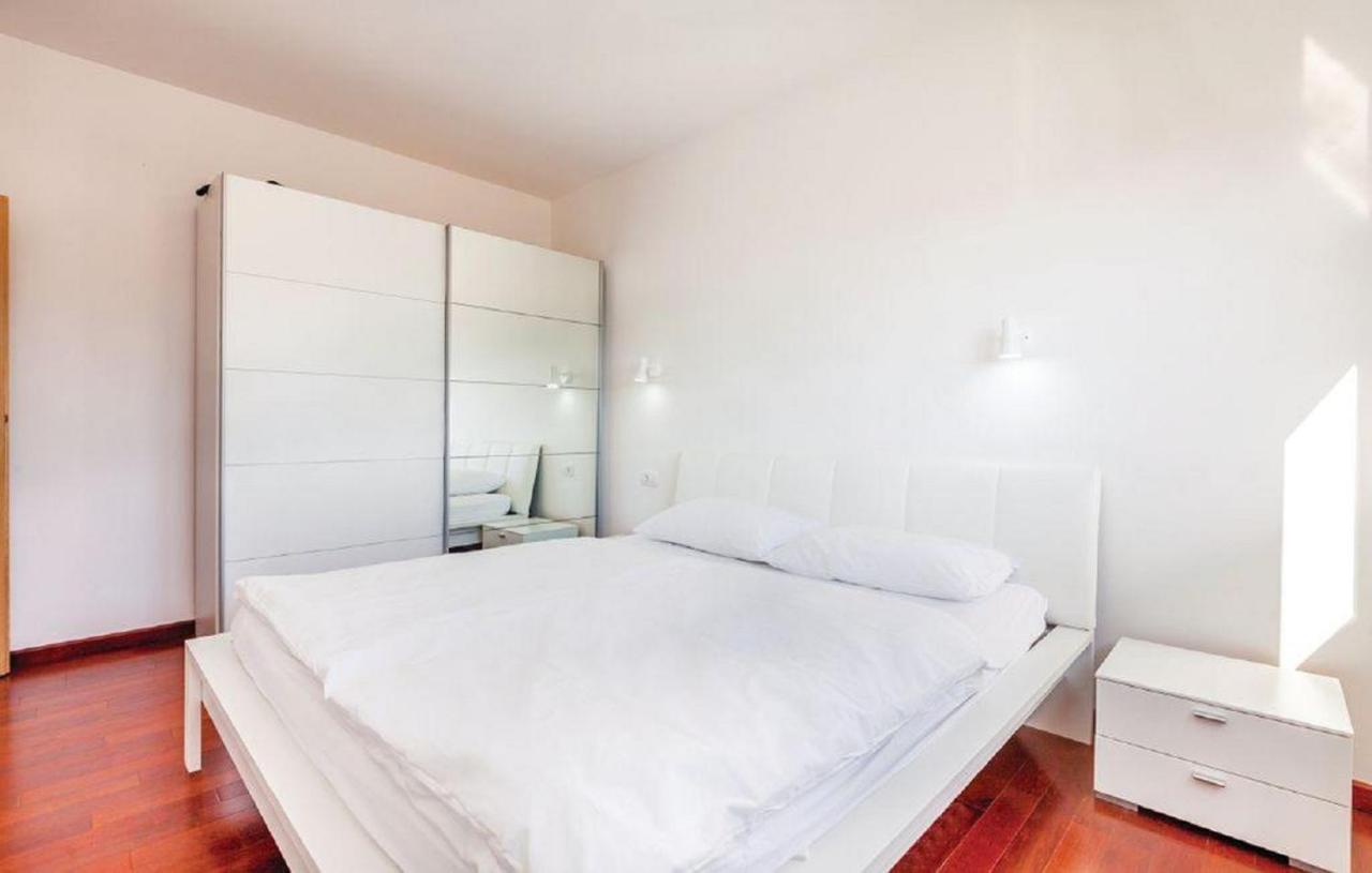 Apartments Host Barbat na Rabu Екстер'єр фото